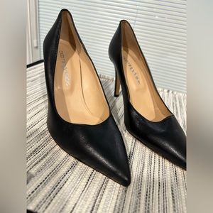 BLACK NEW BLOOMINGDALES PUMPS